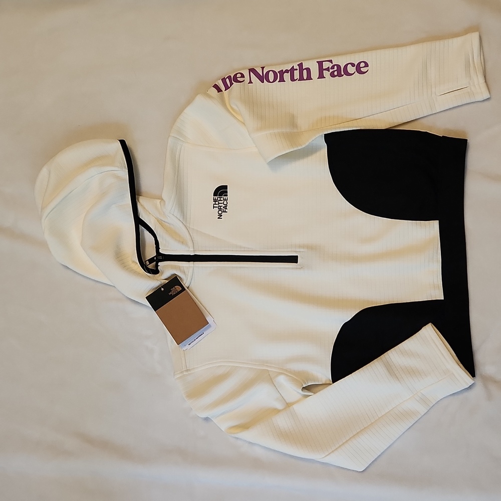 The North Face girls 1/2 zip trailwear top